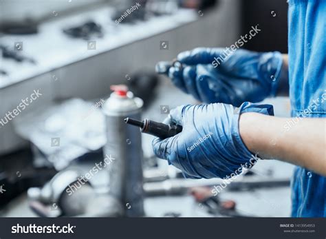 Car Maintenance Gloves: The Essential Guide For Every Mechanic