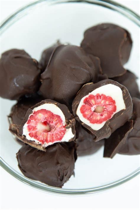Chocolate Covered Raspberries with Greek Yogurt | The Nutrition Sisters