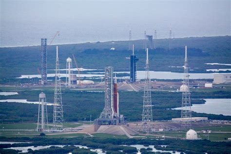 Rezultat imagine pentru NASA SpaceX Program