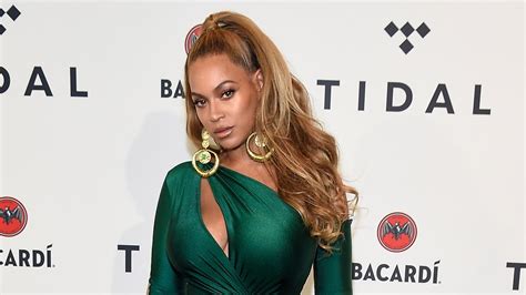 Beyoncé Rules Brooklyn with a Bombshell Leg Reveal at a Tidal Event | Vogue