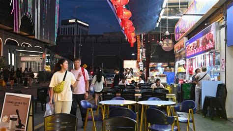 Why Jalan Alor in Kuala Lumpur is a must-visit for foodies | LSA IND