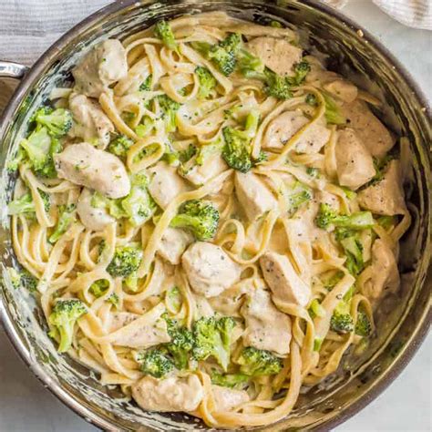 Healthy Chicken Alfredo with Broccoli Recipe | Samsung Food App