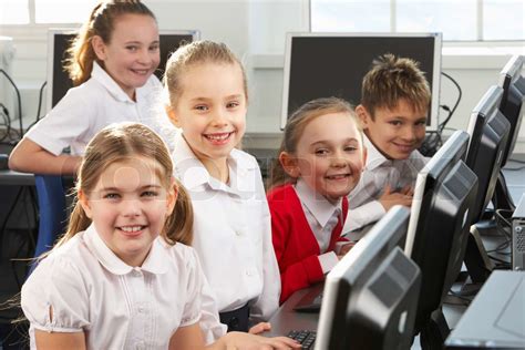 Children Using Computers 的图像结果