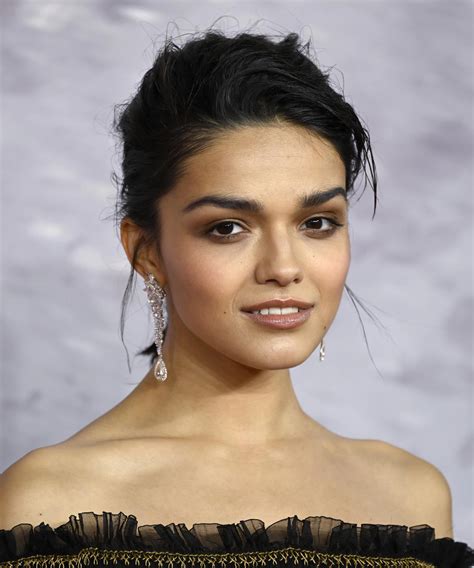 Actress With Eyes Far Apart 60 Photos - Moonagedaydream.film