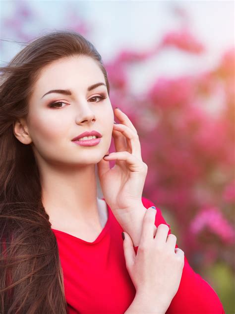 Download wallpaper girl, flowers, beauty, spring, garden, woman, young ...