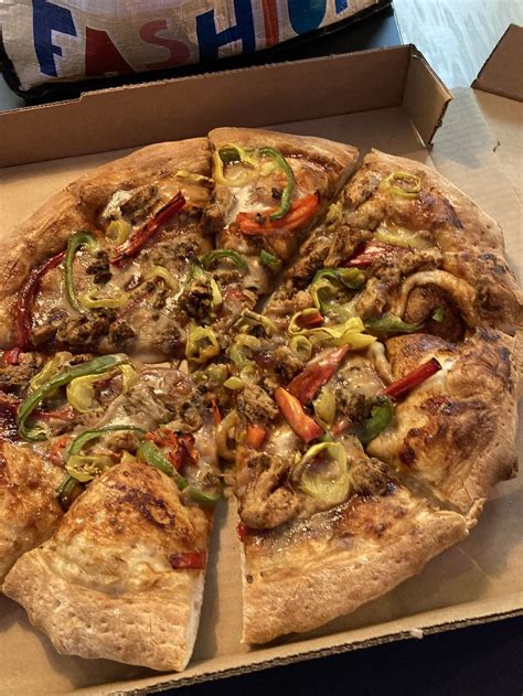 Meek's Vegan Pizza - Houston Texas Restaurant - HappyCow