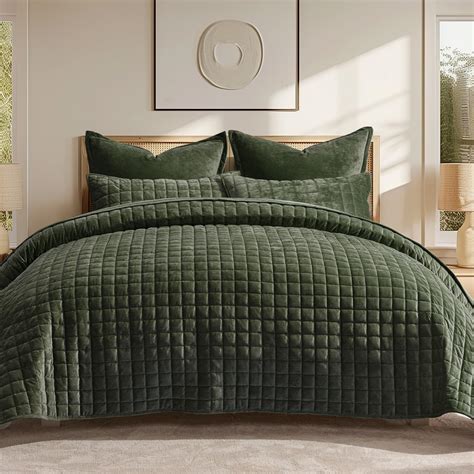 Amazon.com: RECYCO Luxury Velvet Quilt Set King Size, Lightweight ...
