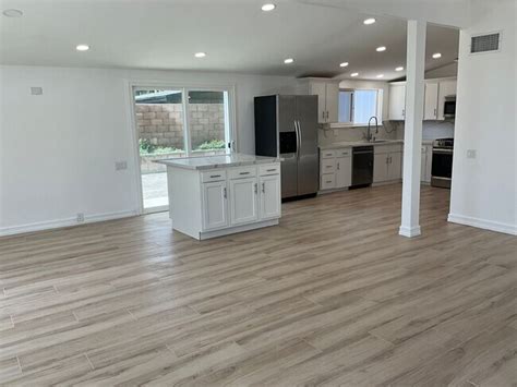 4-Bedroom Apartments for Rent near Almeria, Tustin CA | Westside Rentals