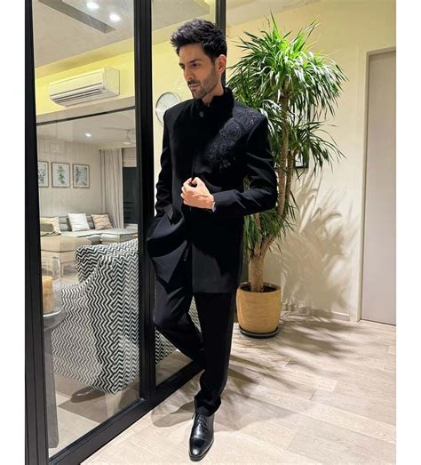 In Pics: Kartik Aaryan leases out his luxurious 1,900 square feet Juhu ...