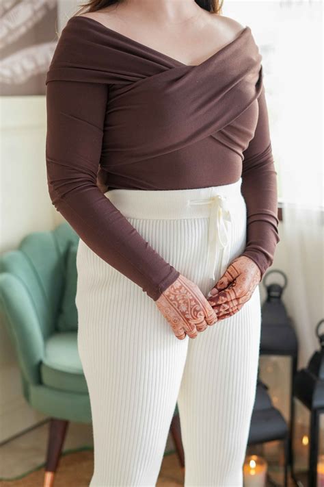 Barisa Off White Knitted Bottoms – LaGlits