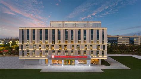 HILTON GARDEN INN KUNMING DIANCHI - Hotel Reviews, Photos, Rate ...