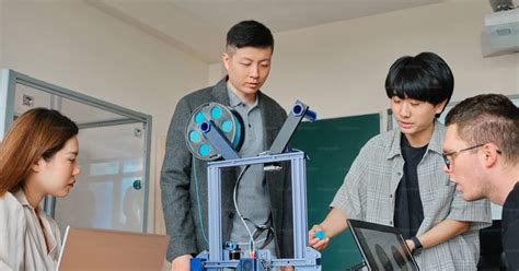 Computer Long Line of People 的图像结果