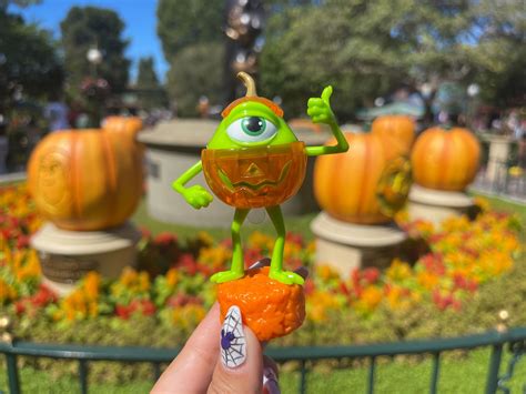 Mike Wazowski Pumpkin