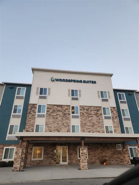 WOODSPRING SUITES TOLEDO MAUMEE (Ohio) - Lodging Reviews, Photos, Rate ...