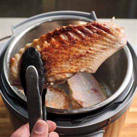 Instant Pot Turkey Wings Smothered With Gravy