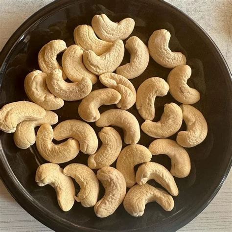 W320 Cashew Nuts - Cashew Nut W320 second quality Trader - Wholesaler ...