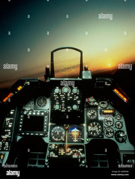 Close up cockpit f 16 fighting falcon hi-res stock photography and ...