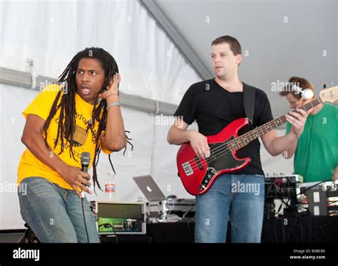 African-American male singer with dreadlocks and Anglo male guitarist ...