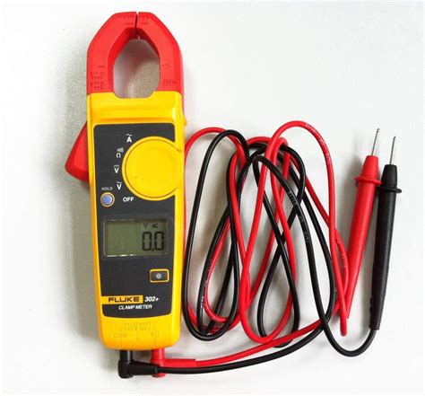 Fluke 302+ Digital Clamp Meter, Multi, Standard : Amazon.in: Industrial ...