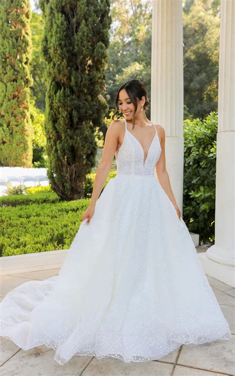 Elegant Lace A-Line Wedding Dress with Plunging V-Neckline