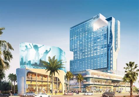 Project Watch: AMB Selfie Square