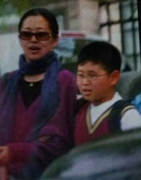 为了儿子倪萍付出很多，可是大家不知道，她不止一个儿子_凤凰网视频_凤凰网