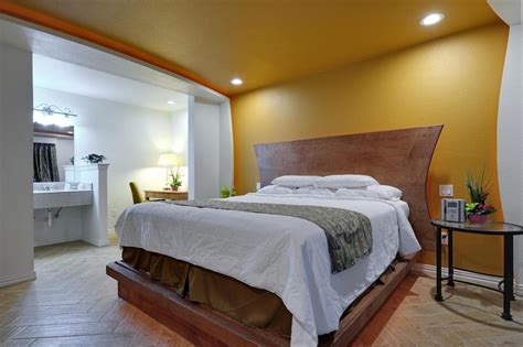 Romantic Inn & Suites - Photos