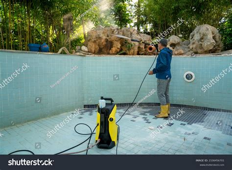 1,055 Pool Maintenance Clean Dirty Images, Stock Photos & Vectors ...