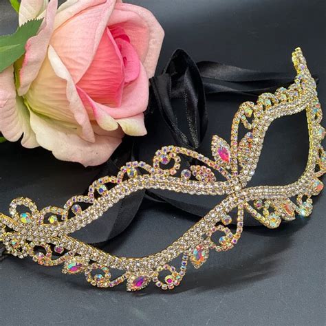 Full Rhinestone Mask Tutorial 的图像结果