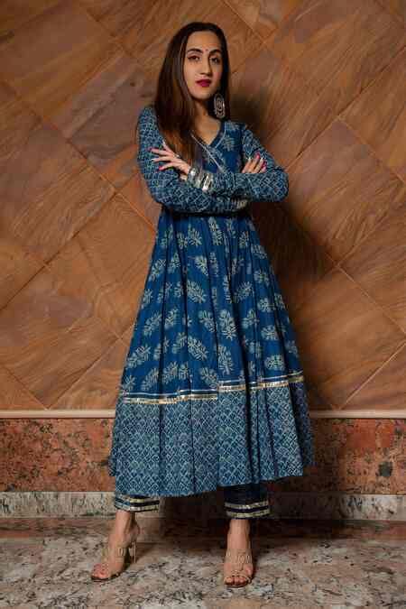 Buy Blue Cotton Floral Motifs V Neck Hand Block Print Angarkha Set For ...