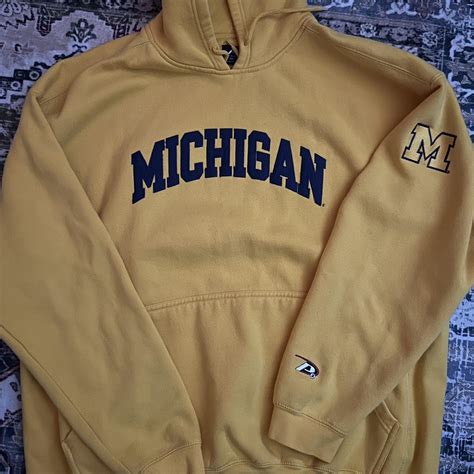 University of Michigan hoodie this is so comfortable... - Depop