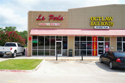 La Perla Taqueria | Destination Bryan