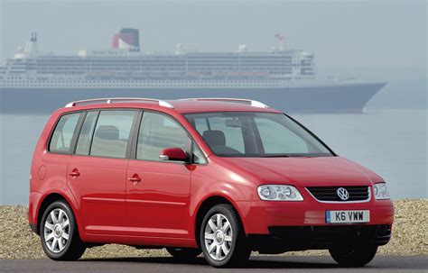 Volkswagen Touran (2005) - picture 2 of 5