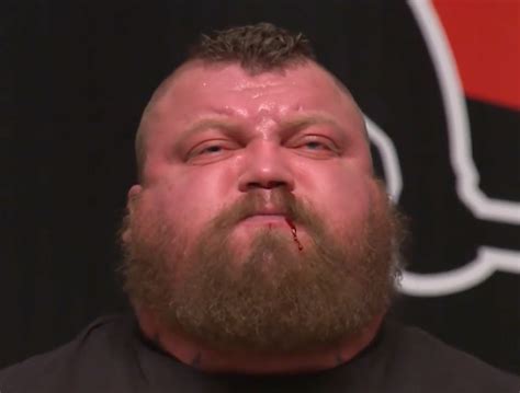 Eddie Hall's face during the heaviest deadlift of all time (500kg). : r ...