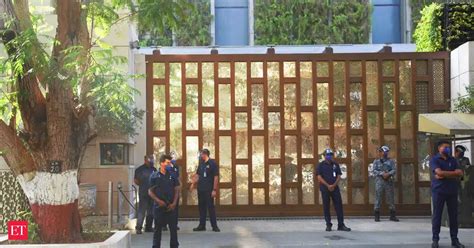 Ambani security scare: two cars allegedly used by Waze seized - The ...