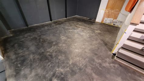 Black Stained Concrete - Modern Designs, Techniques & Tips