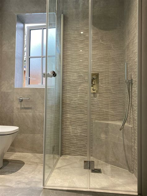 Brown Bathroom Tile Ideas - How to enrich your bathroom with the ...