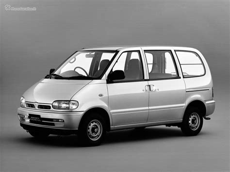 Nissan Serena I (C23) 2.0 AT 126 HP specifications and technical data ...