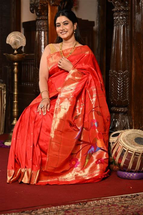 Buy Rajsi~ Handloom Pure Cotton Muniya Border Saree With Handcrafted ...