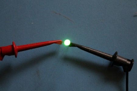 Testing LEDs 的图像结果