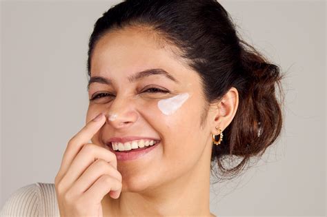 ಒಣ ಚರ್ಮಕ್ಕಾಗಿ ಮಾಯಿಶ್ಚರೈಸರ್ ಮಾರ್ಗದರ್ಶಿ – Foxtale