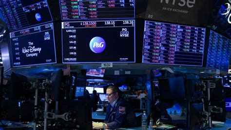 Wall Street suffers third quarterly decline over hot inflation, rising ...