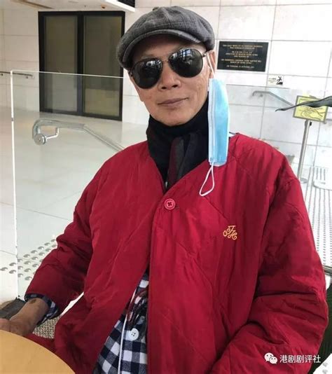 73岁高龄的毛主席在长江畅游3个小时_凤凰网视频_凤凰网