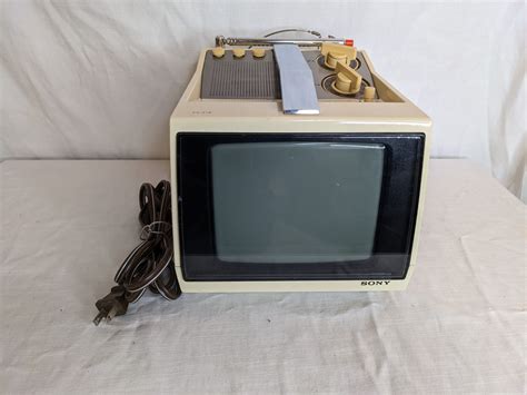 Vintage Sony Portable Television, Model TV-715 w/ Antennas & Cord ...