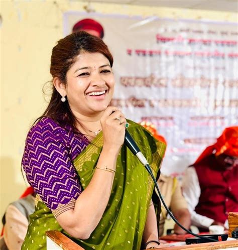 *अज्ञात व्यक्ती ने दिलेल्या धमकी मुळे आ.श्वेताताई ना एस्कार्ट वाहनासह ...