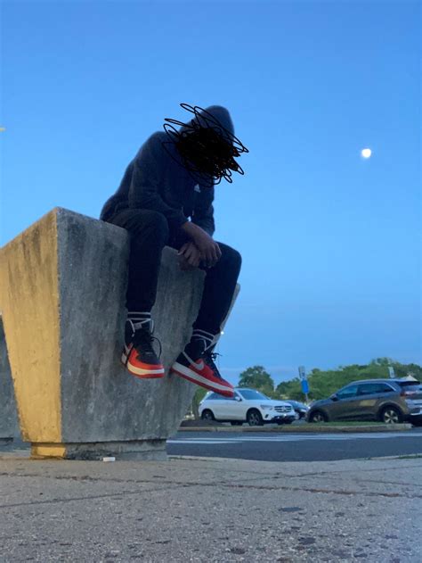 light skin stare song sound effect by RotaryNotchTremolo725 - Tuna