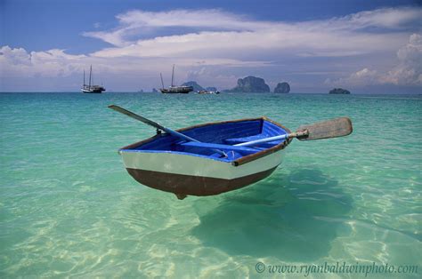 © Boat on the Water Resort Lifestyle, Row Boats, Seascape Photography ...