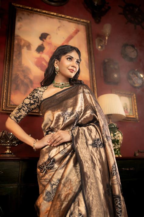 Buy Pure Silk Sarees Online Traditional and Trendy – House of Ishwari