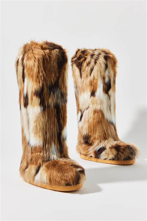 Azalea Wang Fennec Faux Fur Knee-High Boot | Urban Outfitters Hong Kong ...