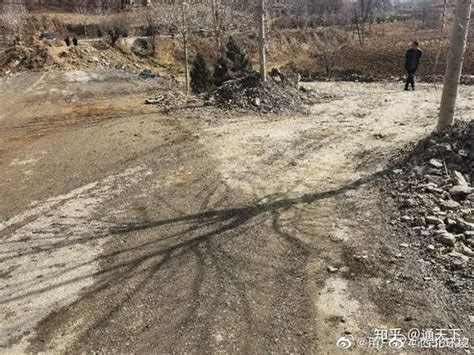 河南开发商强逼村民搬迁 挖断公路[11]- 中国日报网